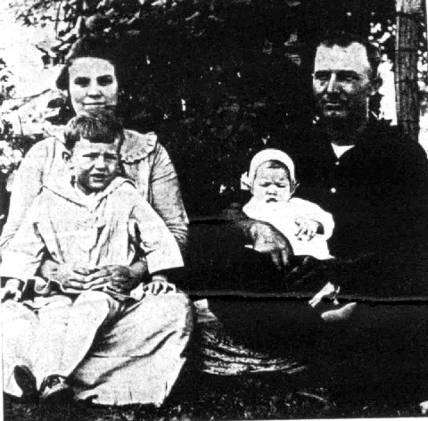 Elmer Hygema and his wife Emma Mable Nettrouer and their kids Roscoe and Ruth Hygema